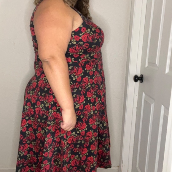 Retro Beautiful Black and Red Rose dress - Picture 4 of 7